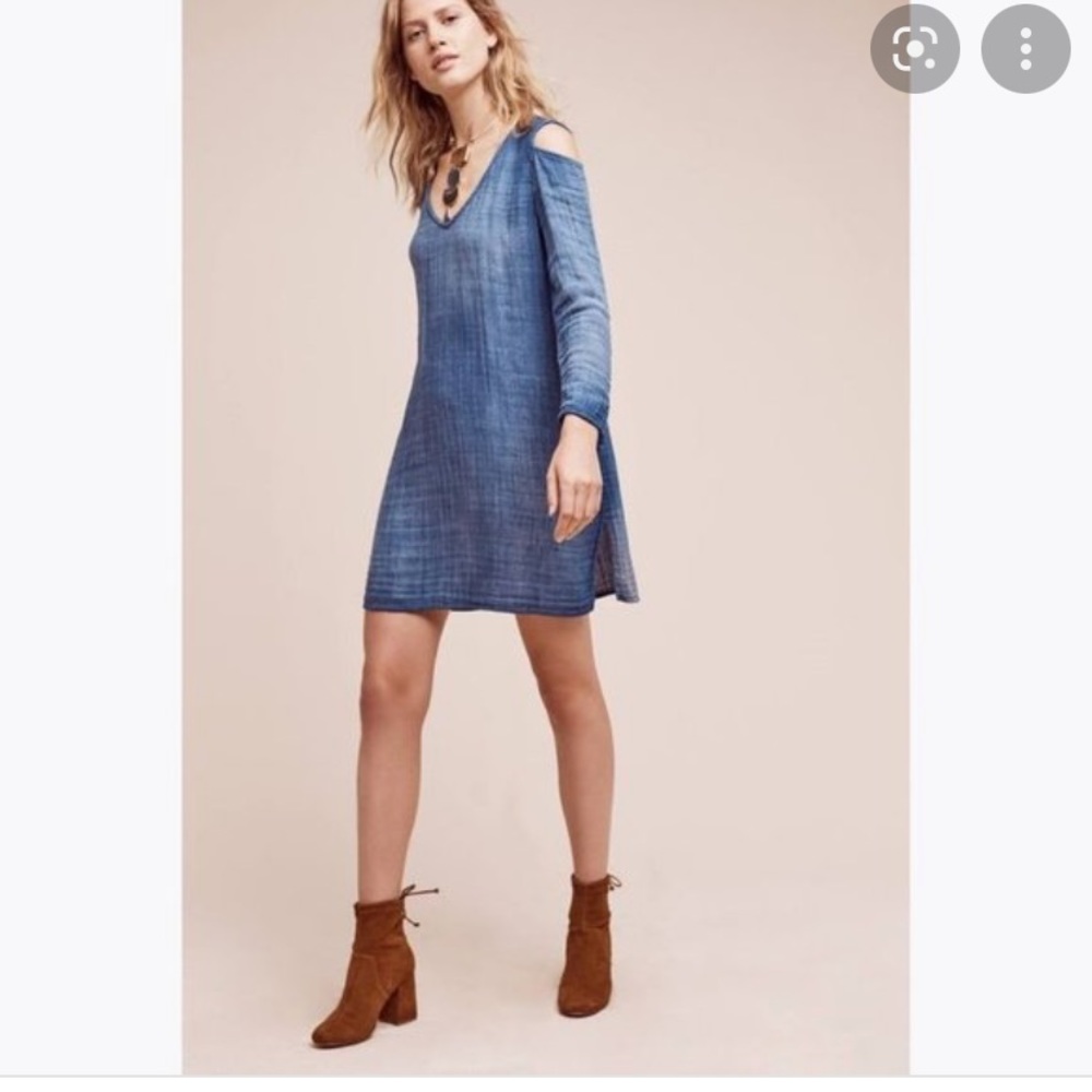 Cloth & Stone Anthropologie dress in denim size small, shoulder slit